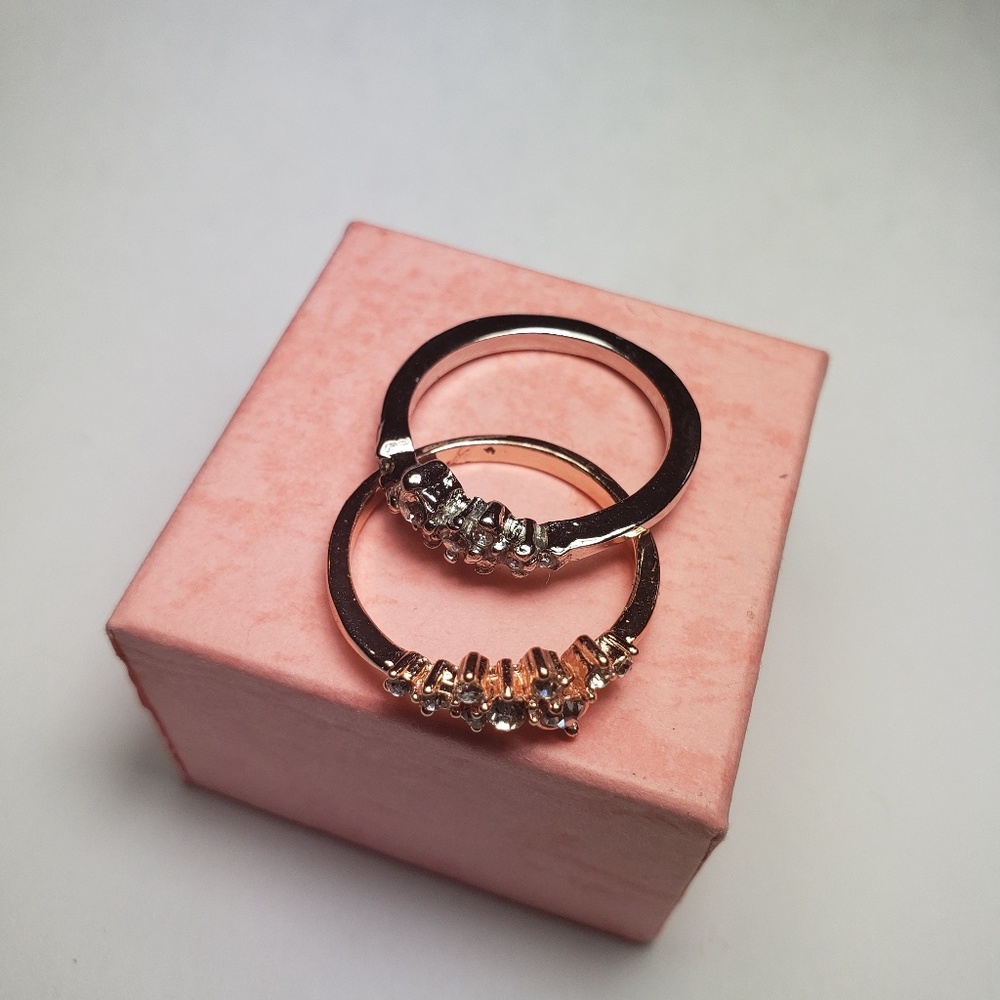 Dainty CZ crystal right hand ring - Picture 7 of 7